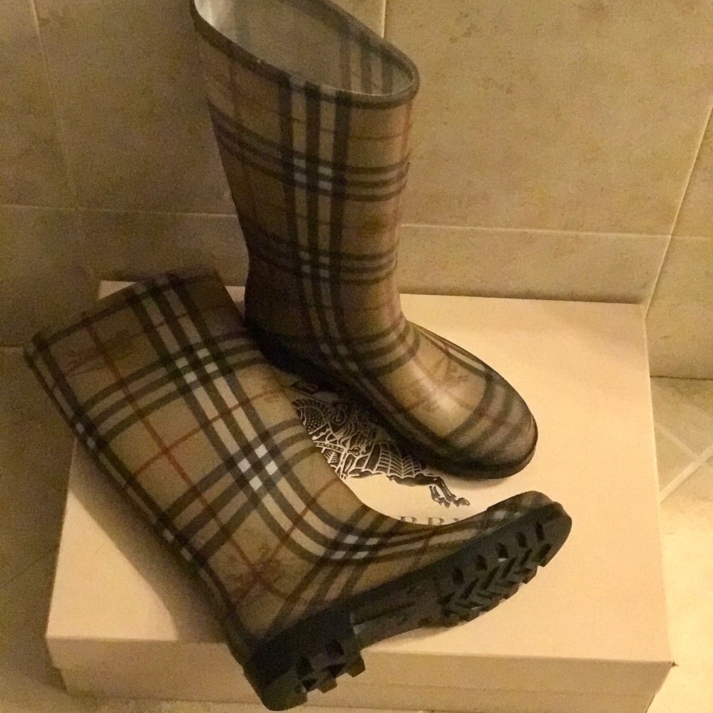 Women Burberry Haymarket Check Rainboots